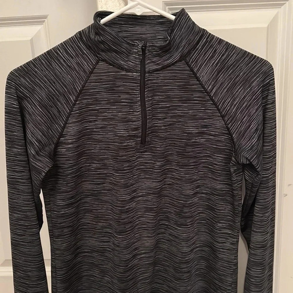 Sweatshirt black pullover size small three quarter zip - Picture 1 of 5